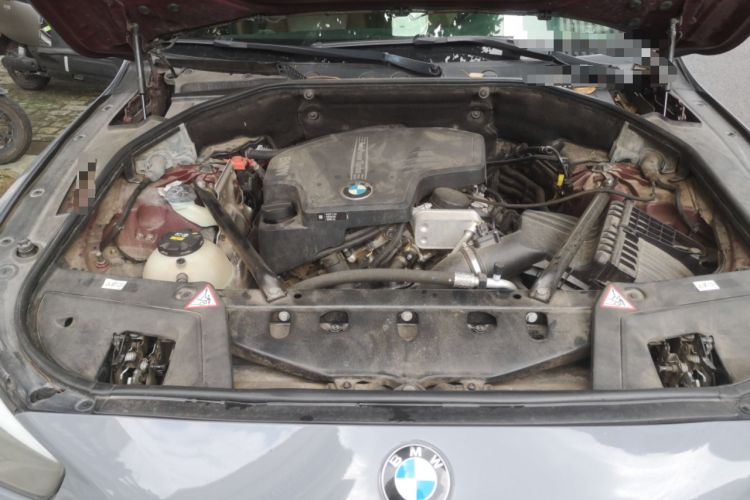 Used BMW 5 Series GT 2015 528i Leading Model Engine Bay