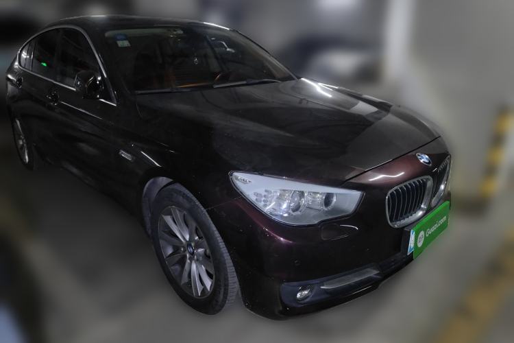 Used BMW 5 Series GT 2015 528i Leading Model Front Right 45 Deg