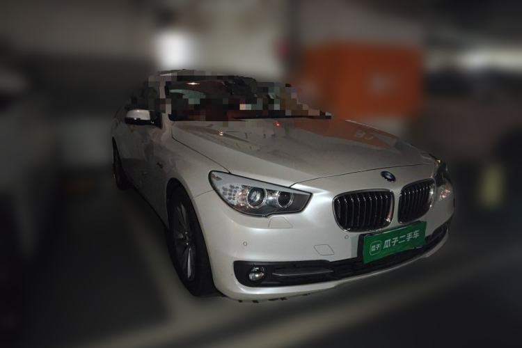 Used BMW 5 Series GT 2015 528i Leading Model Front Right 45 Deg