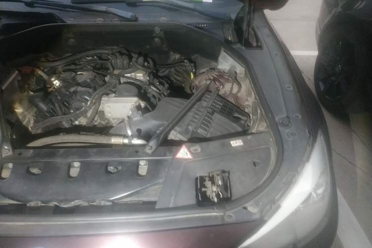 Used BMW 5 Series GT 2015 528i Leading Model Engine Bay Left