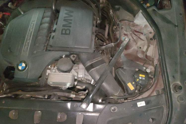 Used BMW 5 Series GT 2015 535i Leading Model Engine Bay Left