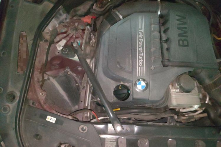 Used BMW 5 Series GT 2015 535i Leading Model Engine Bay Right