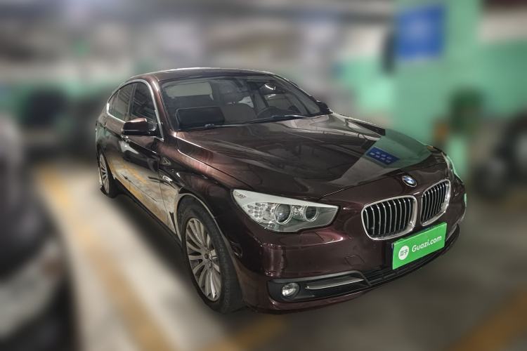 Used BMW 5 Series GT 2015 535i Leading Model Front Right 45 Deg
