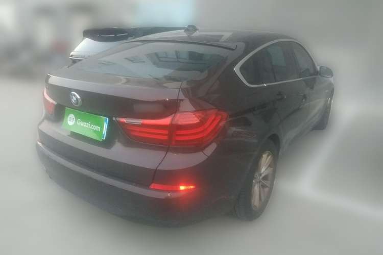 Used BMW 5 Series GT 2015 528i Leading Model Rear Right 45 Deg