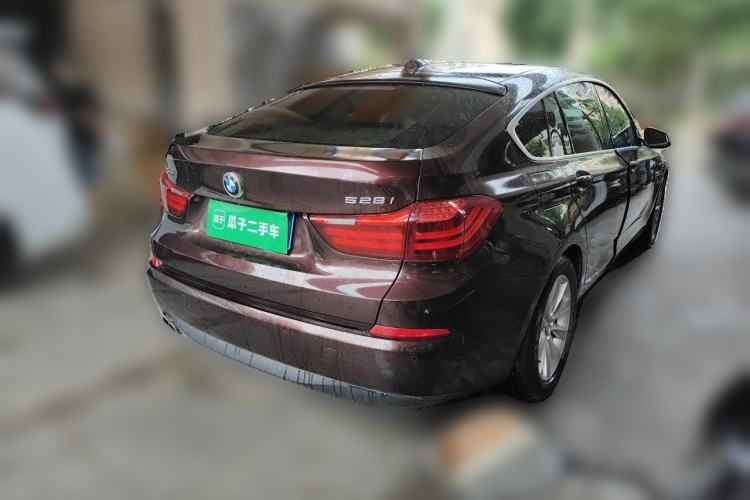 Used BMW 5 Series GT 2015 528i Leading Model Rear Right 45 Deg