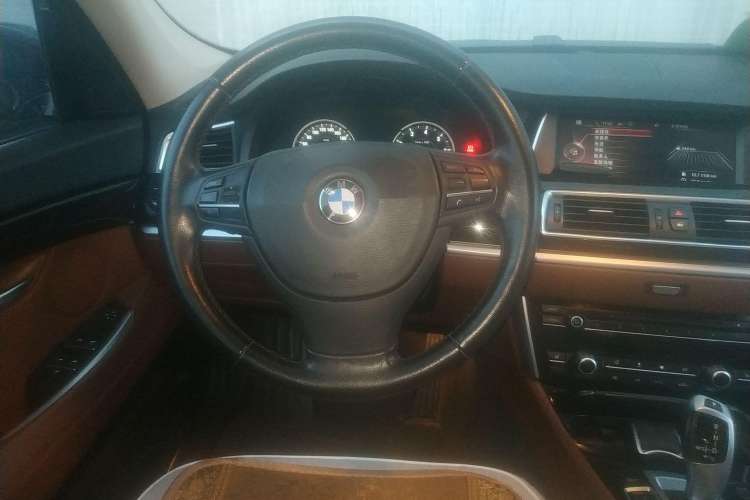 Used BMW 5 Series GT 2015 528i Leading Model Steering Wheel