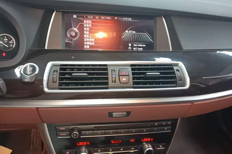 Used BMW 5 Series GT 2015 528i Leading Model Audio And AC Panel