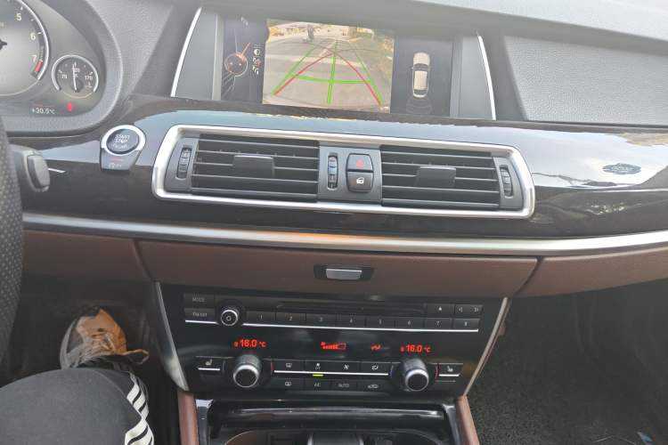 Used BMW 5 Series GT 2015 528i Leading Model Audio And AC Panel
