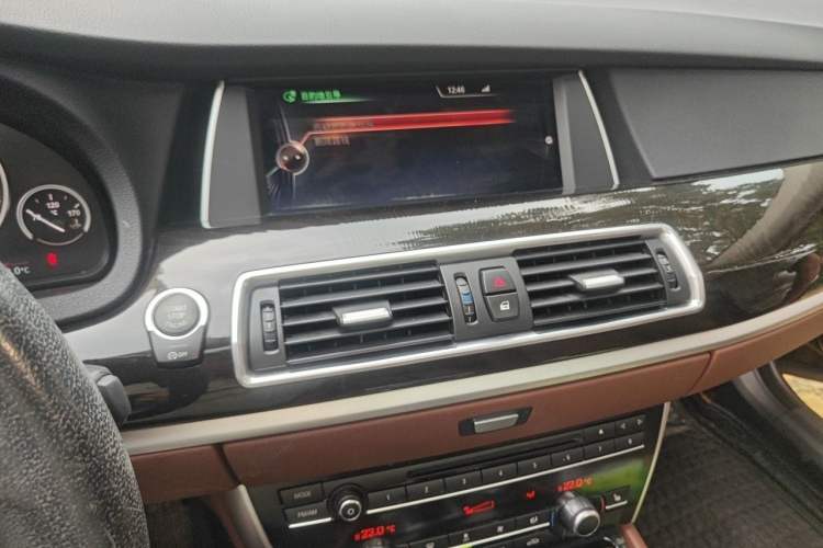 Used BMW 5 Series GT 2015 528i Leading Model Audio And AC Panel