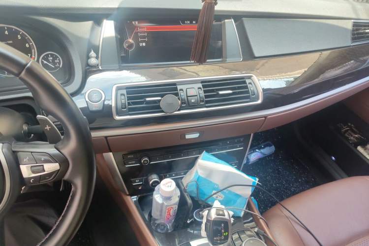 Used BMW 5 Series GT 2015 535i Leading Model Audio And AC Panel