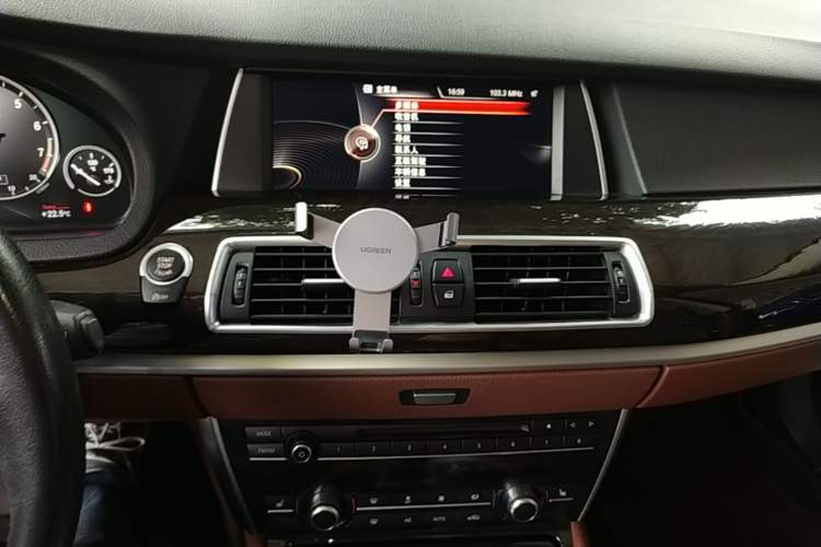 Used BMW 5 Series GT 2015 528i Leading Model Audio And AC Panel