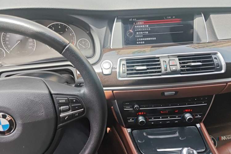 Used BMW 5 Series GT 2015 528i Leading Model Audio And AC Panel