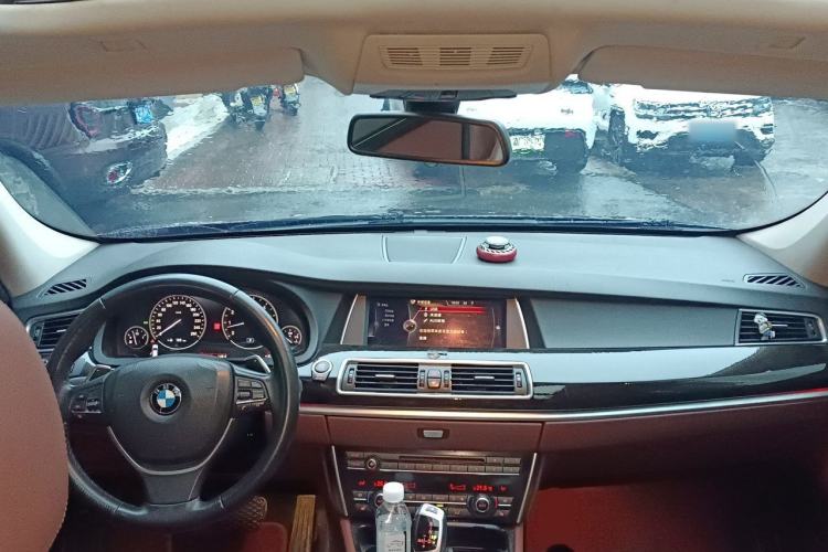 Used BMW 5 Series GT 2015 535i Leading Model Center Console