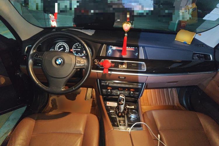 Used BMW 5 Series GT 2015 528i Leading Model Center Console