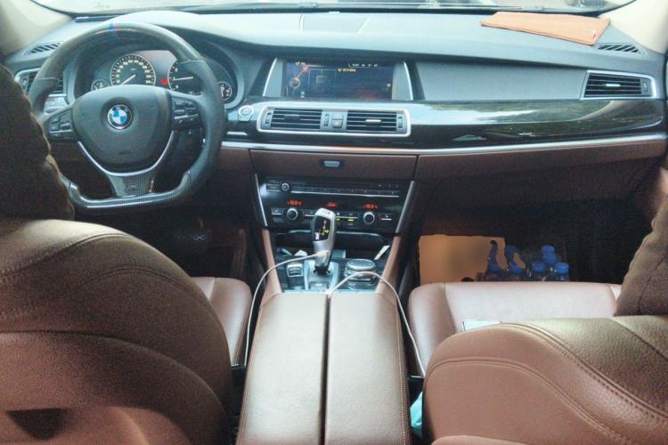 Used BMW 5 Series GT 2015 528i Leading Model Center Console