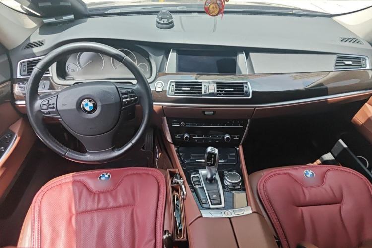 Used BMW 5 Series GT 2015 528i Leading Model Center Console