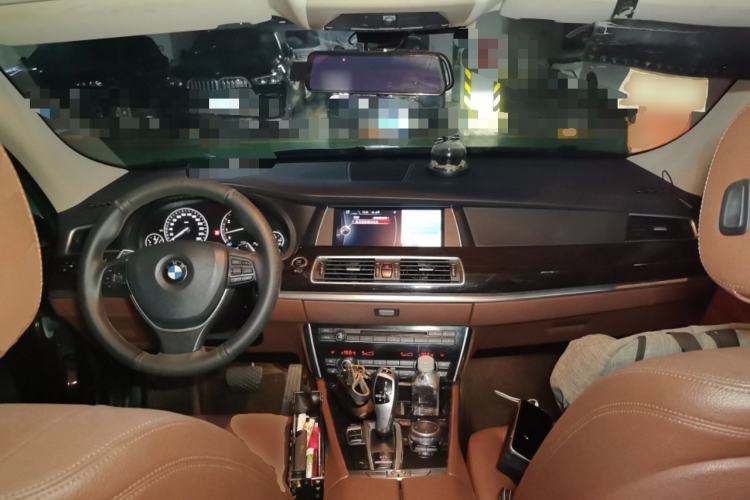 Used BMW 5 Series GT 2015 535i Leading Model Center Console