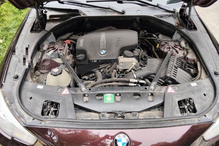 Used BMW 5 Series GT 2015 528i Leading Model Engine Bay