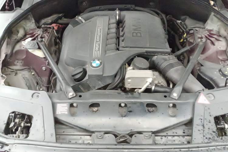 Used BMW 5 Series GT 2015 535i Leading Model Engine Bay