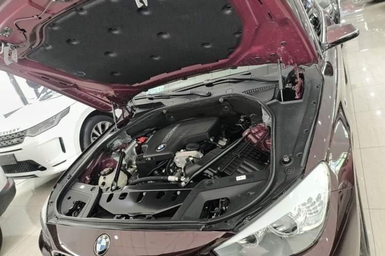 Used BMW 5 Series GT 2015 528i Leading Model Engine Bay