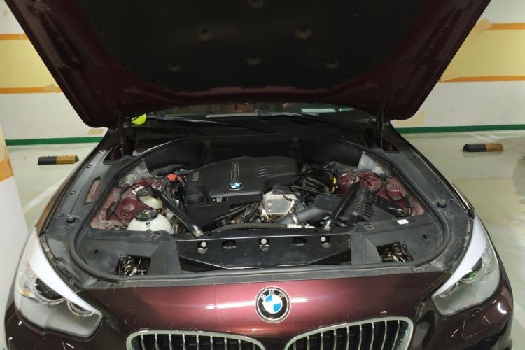 Used BMW 5 Series GT 2015 528i Leading Model Engine Bay