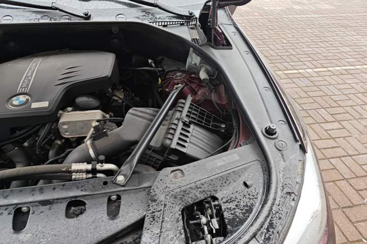 Used BMW 5 Series GT 2015 528i Leading Model Engine Bay Left