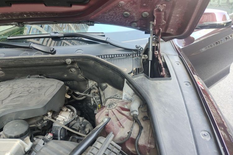 Used BMW 5 Series GT 2015 528i Leading Model Engine Bay Left