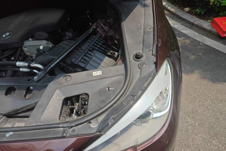 Used BMW 5 Series GT 2015 528i Leading Model Engine Bay Left