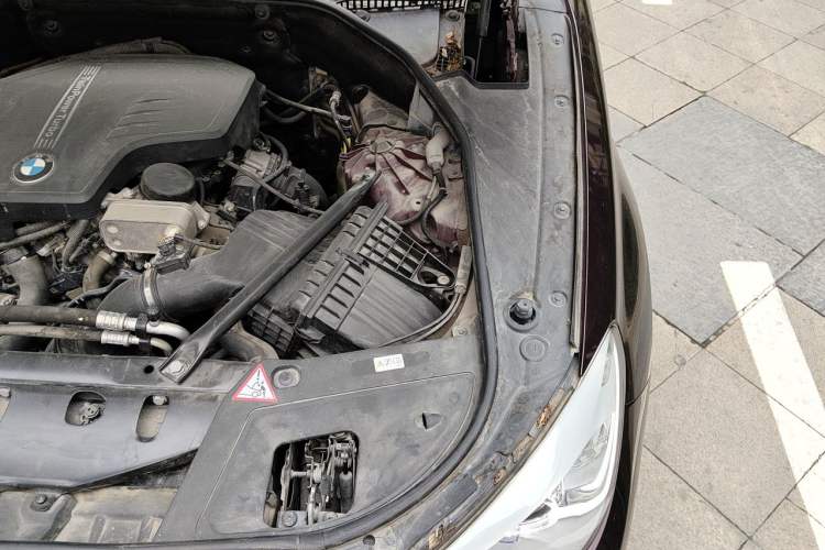 Used BMW 5 Series GT 2015 528i Leading Model Engine Bay Left