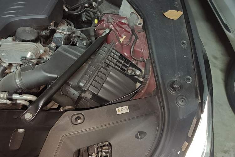 Used BMW 5 Series GT 2015 528i Leading Model Engine Bay Left