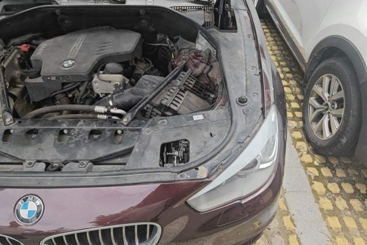 Used BMW 5 Series GT 2015 528i Leading Model Engine Bay Left