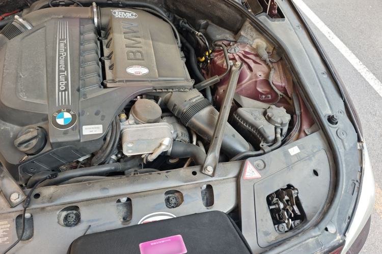Used BMW 5 Series GT 2015 535i Leading Model Engine Bay Left