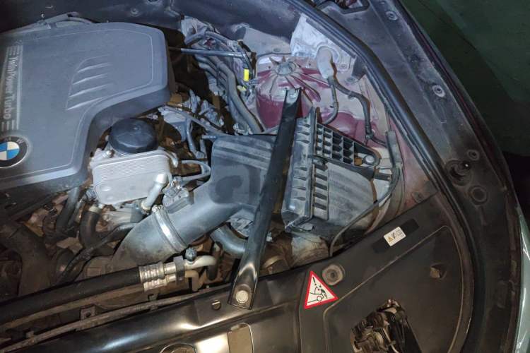 Used BMW 5 Series GT 2015 528i Leading Model Engine Bay Left