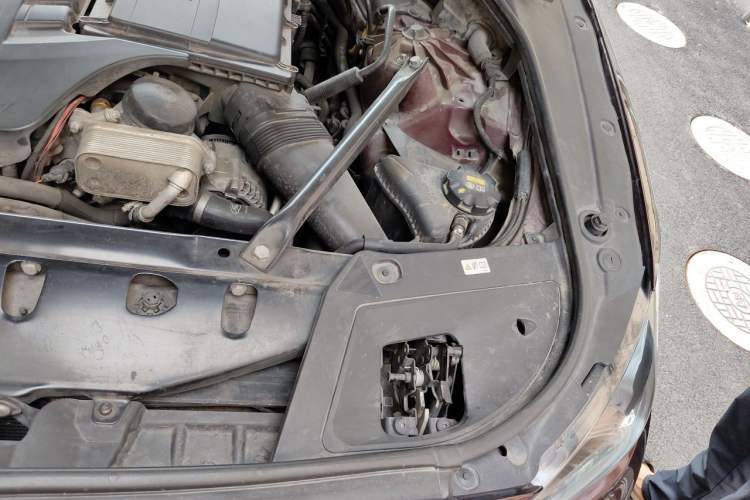 Used BMW 5 Series GT 2015 535i Leading Model Engine Bay Left