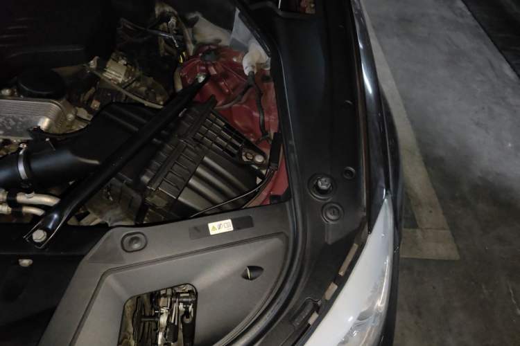 Used BMW 5 Series GT 2015 528i Leading Model Engine Bay Left