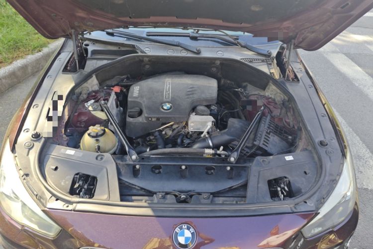 Used BMW 5 Series GT 2015 528i Leading Model Engine Bay