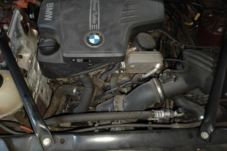 Used BMW 5 Series GT 2015 528i Leading Model Engine Bay