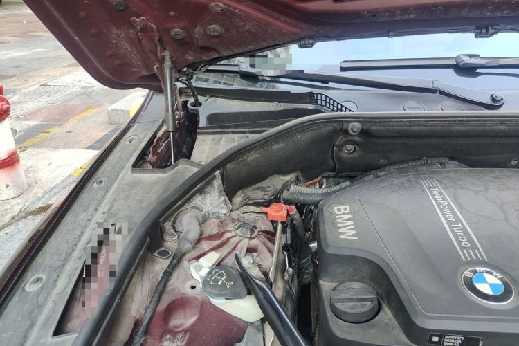 Used BMW 5 Series GT 2015 528i Leading Model Engine Bay Right