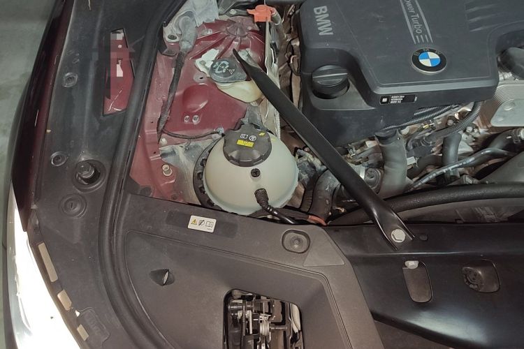 Used BMW 5 Series GT 2015 528i Leading Model Engine Bay Right