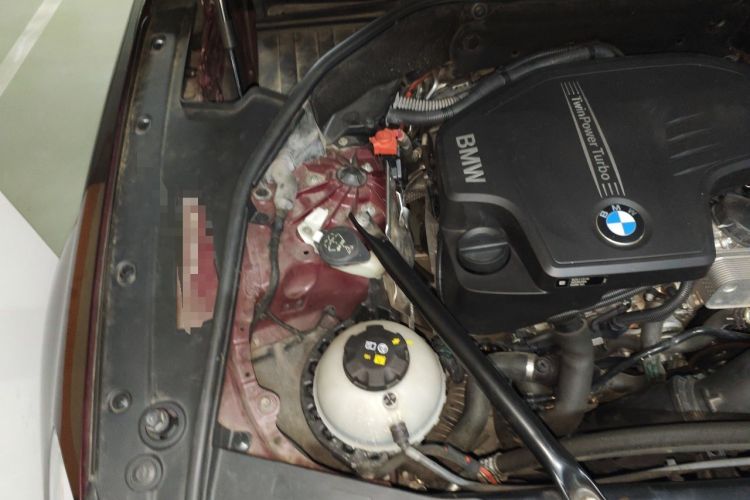 Used BMW 5 Series GT 2015 528i Leading Model Engine Bay Right
