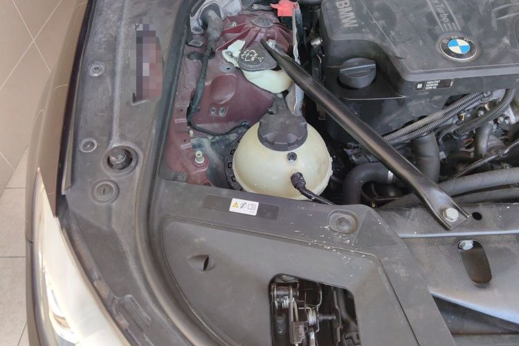 Used BMW 5 Series GT 2015 528i Leading Model Engine Bay Right