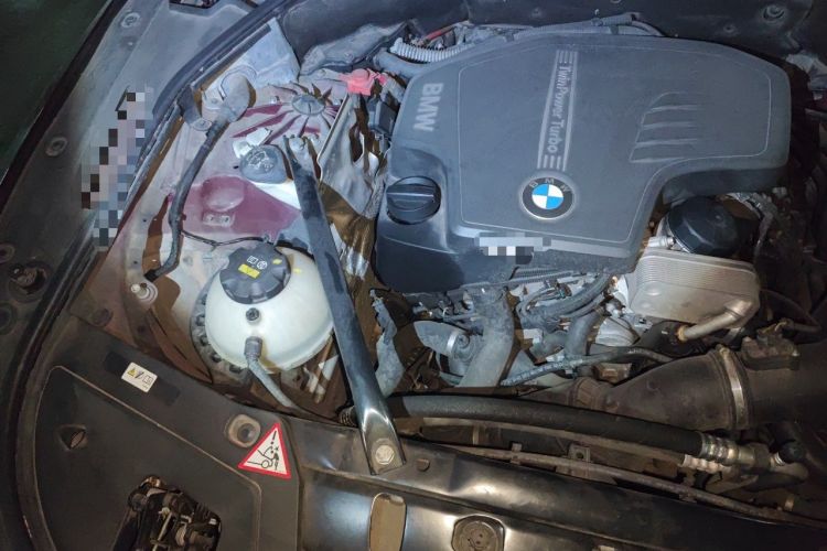 Used BMW 5 Series GT 2015 528i Leading Model Engine Bay Right