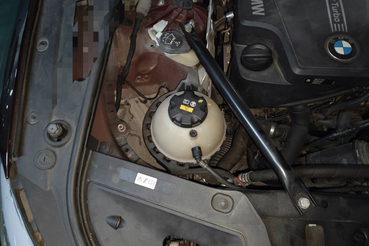 Used BMW 5 Series GT 2015 528i Leading Model Engine Bay Right