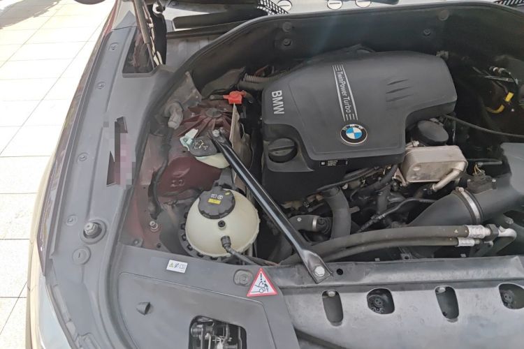 Used BMW 5 Series GT 2015 528i Leading Model Engine Bay Right