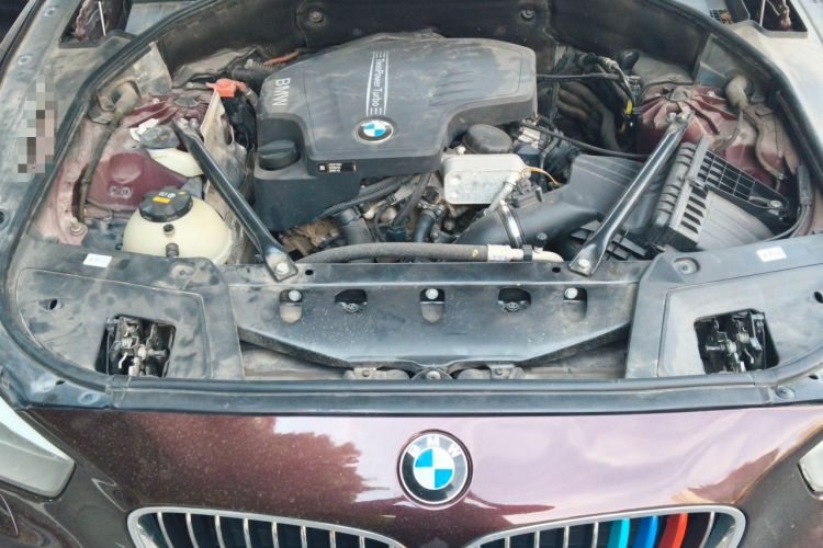 Used BMW 5 Series GT 2015 528i Leading Model Engine Bay