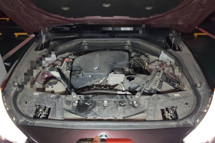 Used BMW 5 Series GT 2015 528i Leading Model Engine Bay