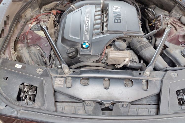 Used BMW 5 Series GT 2015 535i Leading Model Engine Bay