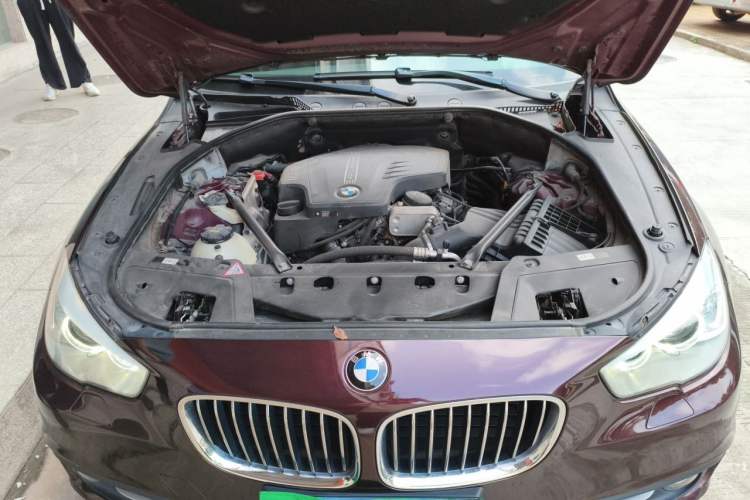 Used BMW 5 Series GT 2015 528i Leading Model Engine Bay