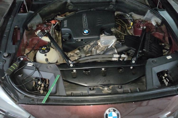 Used BMW 5 Series GT 2015 528i Leading Model Engine Bay