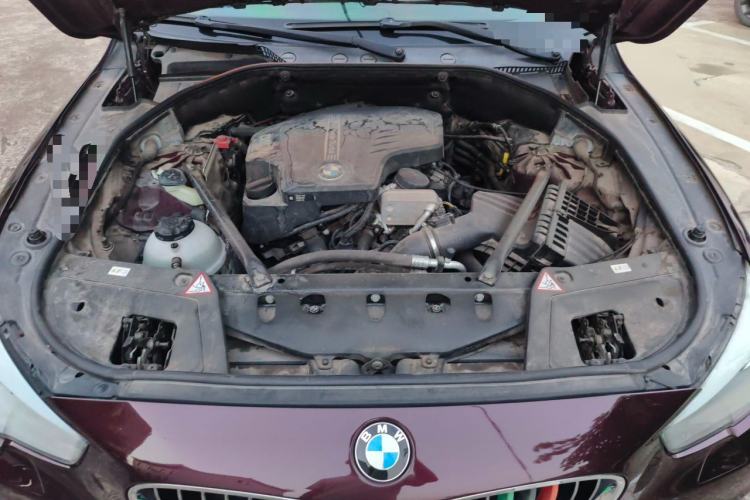 Used BMW 5 Series GT 2015 528i Leading Model Engine Bay